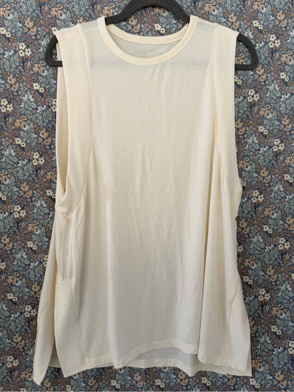 Old Navy Cream Sleeveless Tank Top